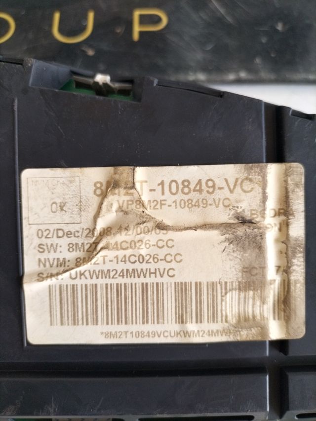 Cuadro de instrumentos Ford S-Max + NAVI con 246772 km
Referencial original : 8M2T-1084-VC