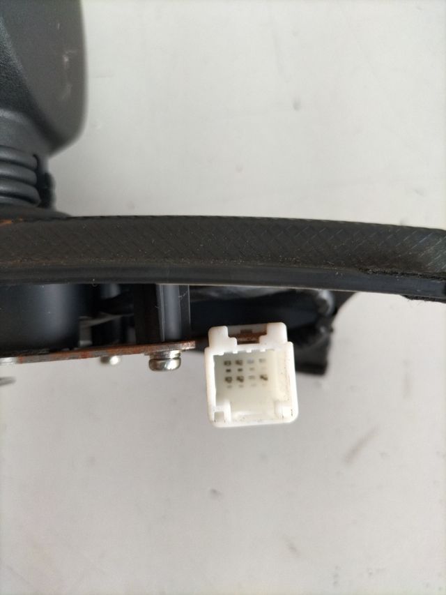 Cuadro de instrumentos Citroen C1 / Peugeot 107 / Toyota Aygo Gasolina
referencia original : 83270-OH010 - 856-330U