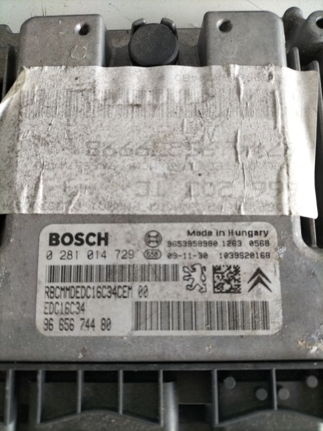 Centralita motor ECU PSA Referencia Bosch : 0281014729
Referencia original  PSA : 9665674480
EDC16C34