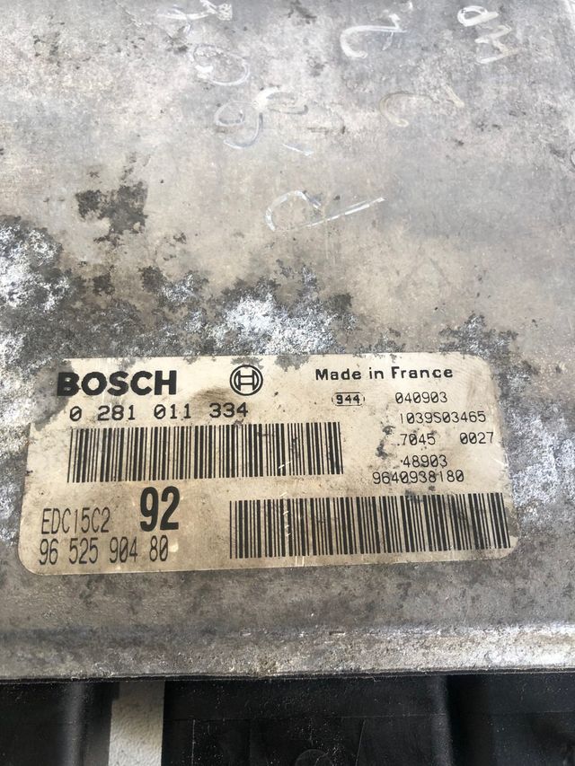 Centralita motor Bosch Peugeot 807  / Citroën C8 Referencia original : 0281011334 / 9652590480 / EDC15C2