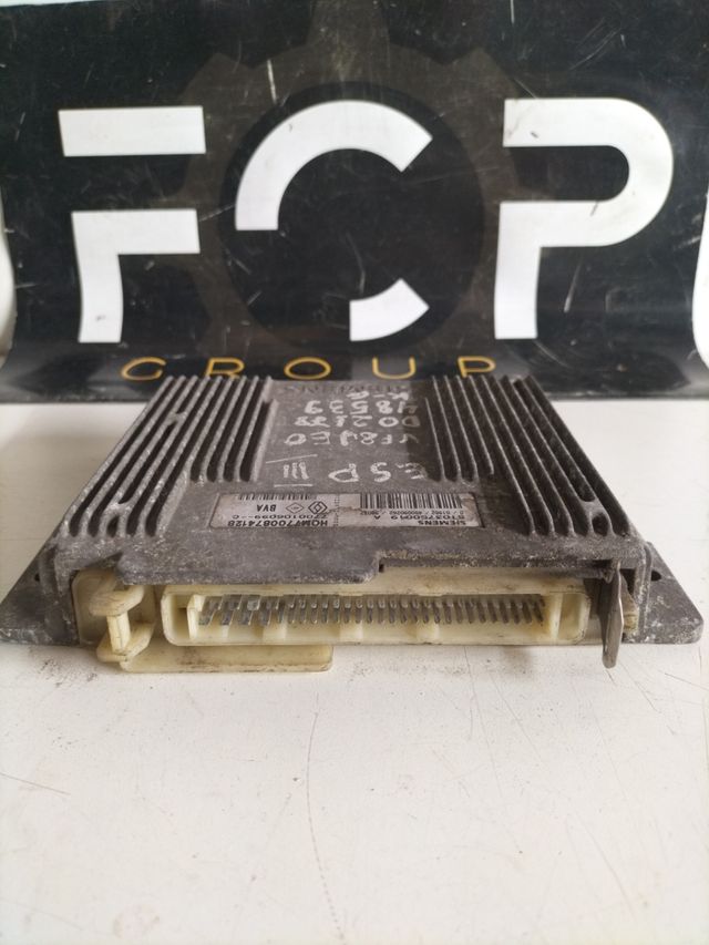 Centralita motor Renault Espace 3
Referencia original : 7700874128 - 7700106099
Referencia  Siemens : S103750019