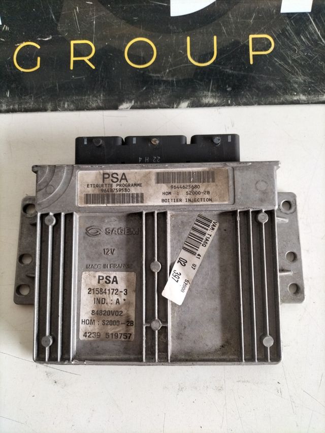 Centralita motor Peugeot Citroën 1.4 Gasolina SAGEM
Referencia original : 9647759580 - 9644625680 S2000-2B