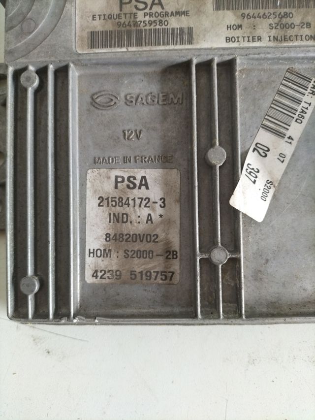 Centralita motor Peugeot Citroën 1.4 Gasolina SAGEM
Referencia original : 9647759580 - 9644625680 S2000-2B