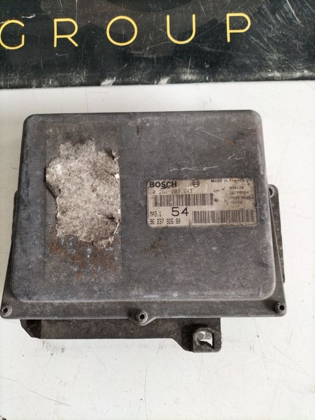 Centralita motor Peugeot 106 / Citroën Saxo 1.1 gasolina
Referencia original : 9623792680
Referencia Bosch : 0261203943