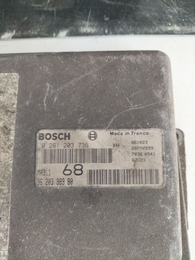 Centralita motor Peugeot 106
Referencia original : 9620398980
Referencia Bosch : 0261203736