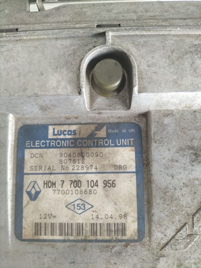 Centralita motor Renault 1.9 D
Referencia original : 7700104956 - 7700108680