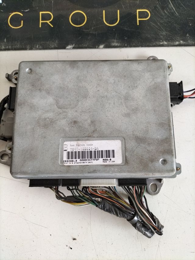 Centralita motor Jaguar X-type
referencia original : YW4T-13B524-BA
