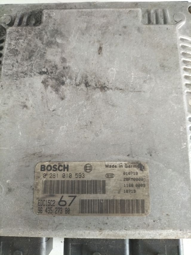 Centralita motor Peugeot Citroën / peugeot 406
Referencia original : 9643527380
Referencia Bosch : 0281010593