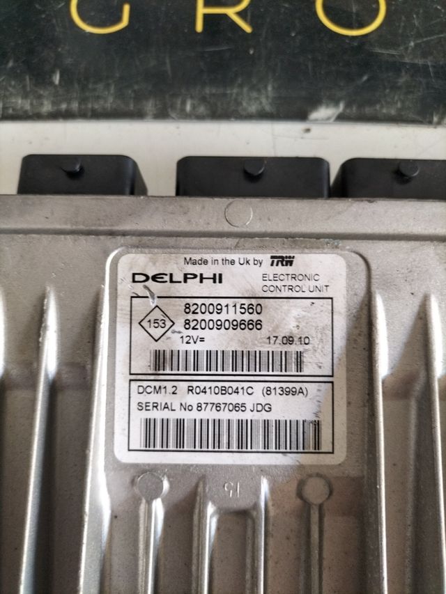 Kit de arranque Renault Clio 3 1.5dci
centralita motor Delphi referencia : 8200911560 - 8200909666 DCM1.2
Bcm L2 CR referencia : 8201054128