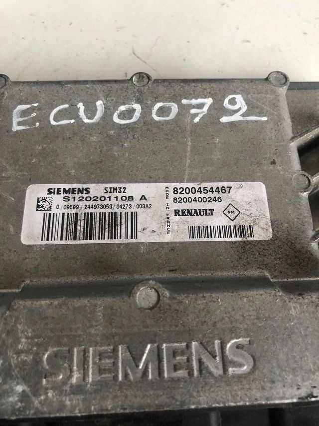 Centralita motor siemens Renault clio 2 1.2 16v S120201108 / 8200454467 / 8200400246