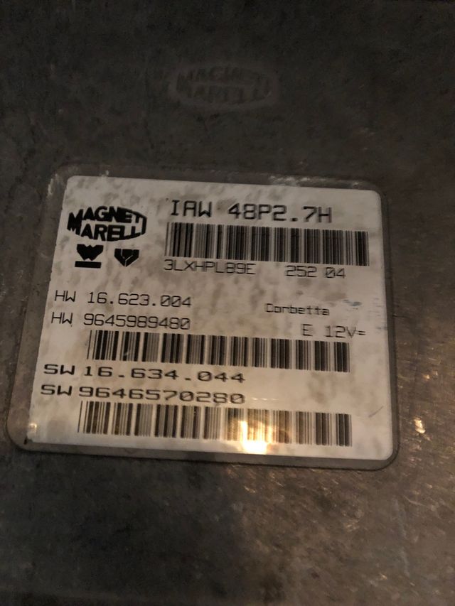 Centralita motor Peugeot Citroen Magneti Marelli 1.4 Gasolina
Referencia Magneti Marelli : IAW48P27H
Referencia Original : 9645989480 / 9646570280