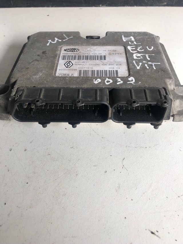 Centralita motor Renault twingo 1.2 Gasolina
Referencia original : 8200148684 / 8200090298
