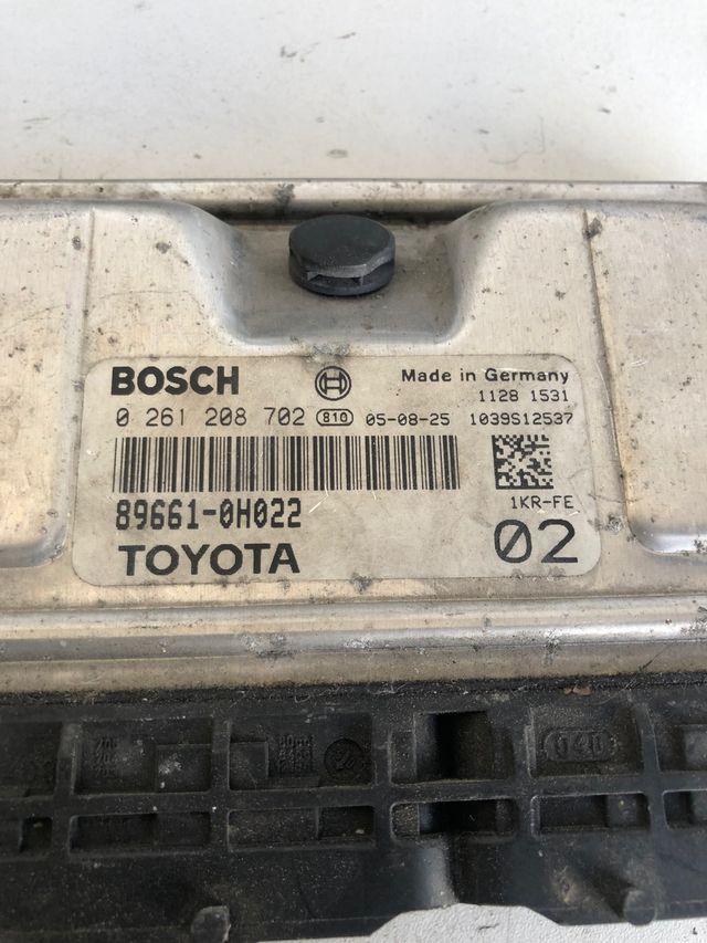 Centralita motor Bosch Citroen C 1/ Peugeot 107  Referencia original : 0261208702 / 896610h022