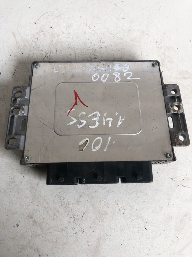 Centralita motor Peugeot 106 / Citroën saxo 1.4 vts
Referencia original : 9643134280 / 9637705980