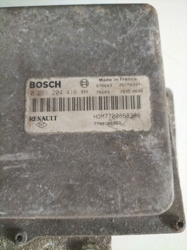 Centralita motor Renault Laguna V6 3.0 L gasolina
Referencia BOSCH : 0261204416
Referencia original Renault : 7700868308-7700106957
