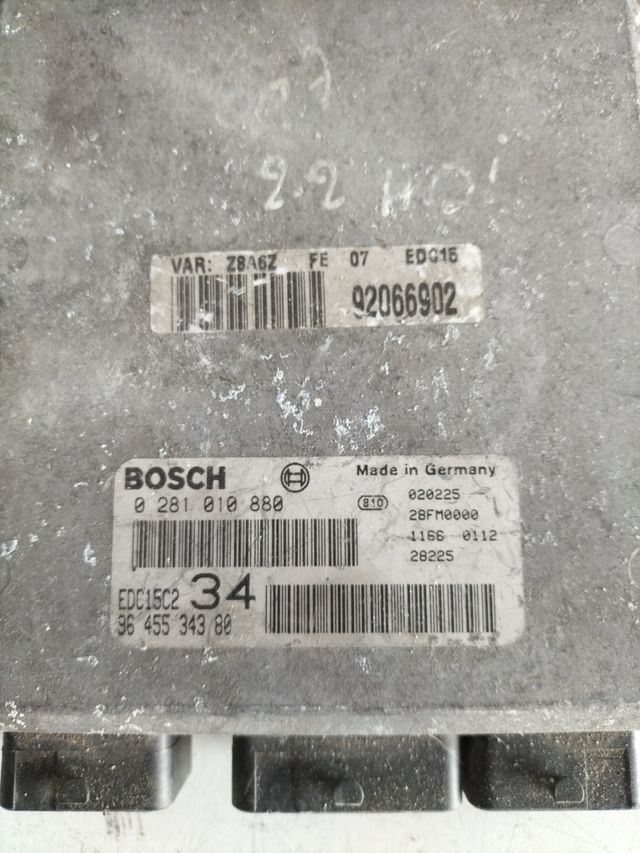 Centralita motor Peugeot Citroën 22 HDI EDC15C2
Referencia Bosch : 0281010880
Referencia original : 9645534380