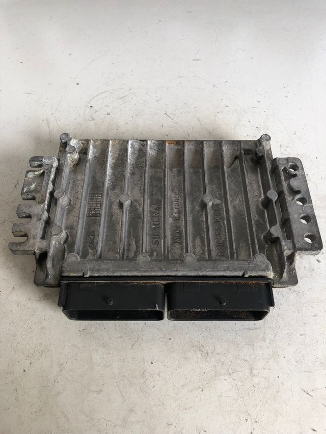 Centralita motor Renault megane 2.0 16v S110630002
Referencia original : 8200072538
Referencia iemens : S110630002