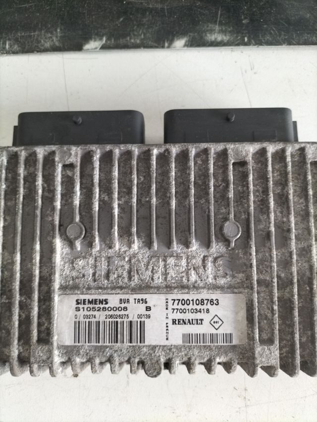 Centralita de caja de cambios automatico Renault
referencia original : 7700108763
referencia Siemens : S105280008
