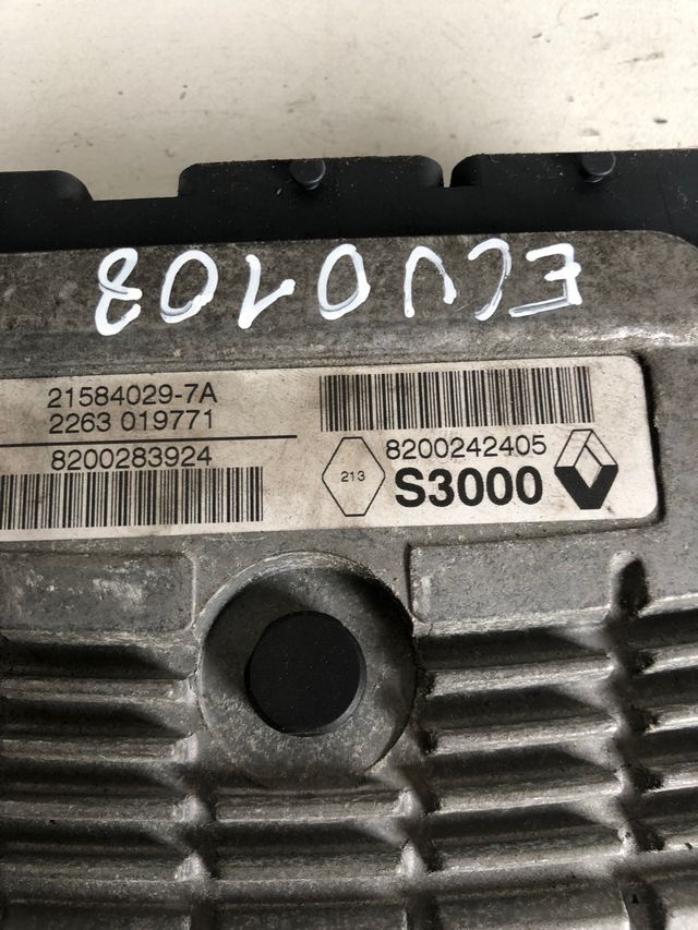 Centralita motor Renault megane 2 1.6 16v gasolina
referencia original : 8200283924 / 8200242405