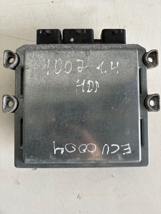 Centralita motor Siemens SID806 Peugeot Citroen
Referencia original : 9662685480 - 9653451880
Referencia Siemens : 5WS40409C