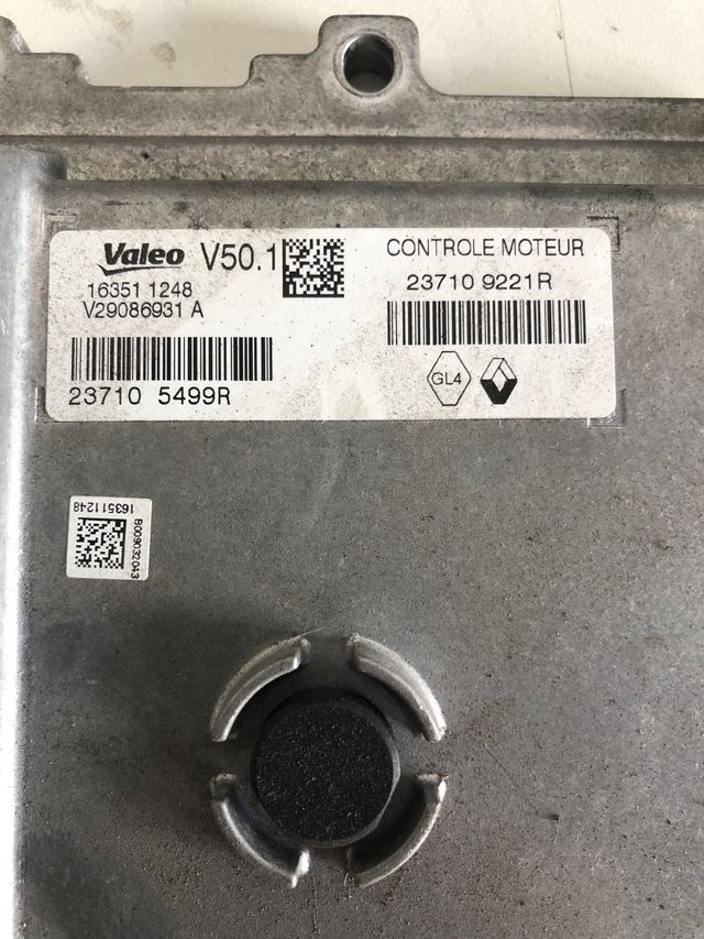 Centralita motor Renault CLIO IV /Dacia sandero 0.9 TCE 90cv Gasolina 
Referencia original : 237109221R.
Referencia : A2C1692220001