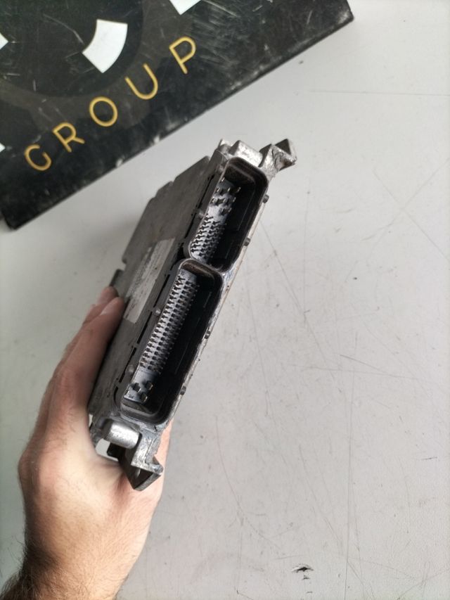 Centralita motor ecu Renault espace IV / Saab 95 3.0L dci automatico referencia original : 8972408662 / 275800-0992 / 5166996