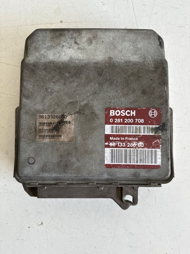 Centralita motor Peugeot 106 / Citroen ax 1.4 referencia original : 9613328680 Referencia Bosch : 0261200708
