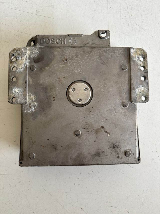 Centralita motor Peugeot 106 / Citroen ax 1.4 bosch Referencia original : 9617149680 Referencia Bosch : 0261200772