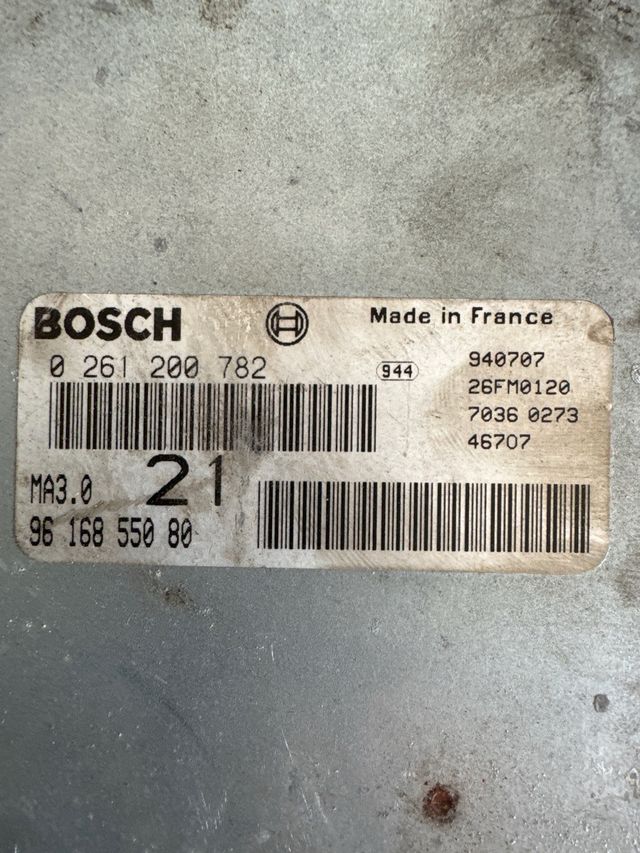 Centralita motor Peugeot 306 / Citroen 1.1 bosch MA3.0 Referencia Bosch : 0261200782 Referencia original : 9616855080