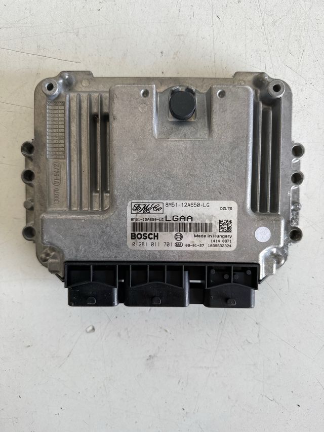 Centralita motor bosch ford focus 1.6 tdci Referencia original : 8m5112a650lg /  Referencia Bosch : 0281011701