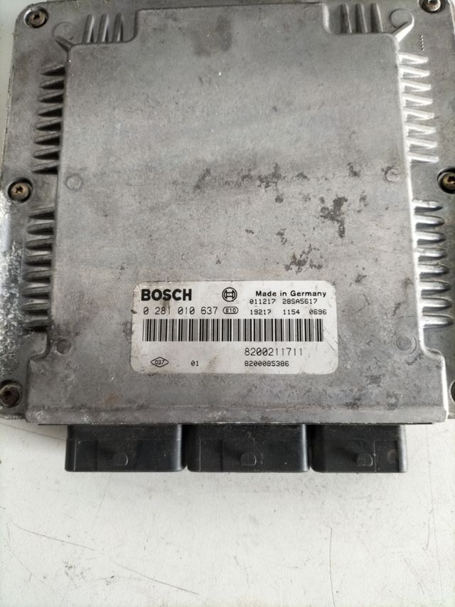 Centralita motor Renault laguna 2.2 dci Referencia Bosch : 0281010637 / 28SA5617 / Refrerncia original : 8200211711 / 8200085386