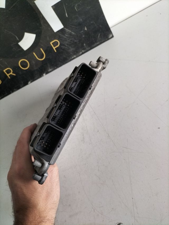 Centralita motor Renault laguna 2.2 dci Referencia Bosch : 0281010637 / 28SA5617 / Refrerncia original : 8200211711 / 8200085386