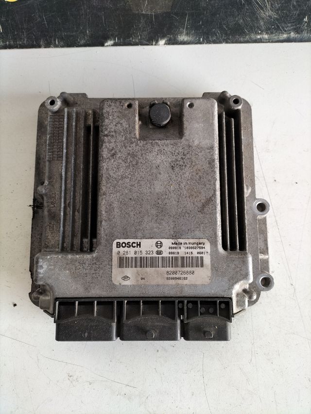 Centralita motor Renault laguna III 2.0DCi Referencia original : 8200726880 Referencia Bosch : 0281015323