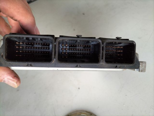 Centralita motor Renault laguna III 2.0DCi Referencia original : 8200726880 Referencia Bosch : 0281015323