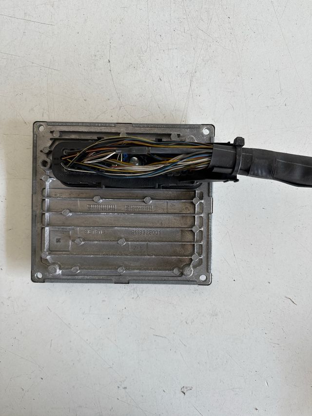Centralita motor uce ford focus siemens sim28 Referencia original : 4M5112A650HG / S118934101 G