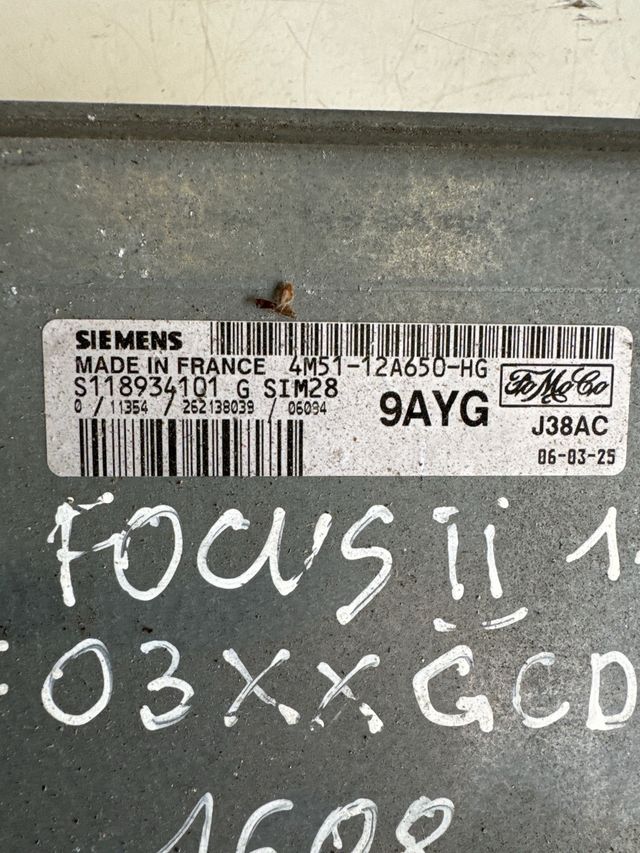 Centralita motor uce ford focus siemens sim28 Referencia original : 4M5112A650HG / S118934101 G