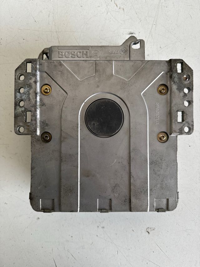 Centralita motor uce peugeot citroen bosch Referencia Bosch : 0261200707 Referencia original : 9613113880