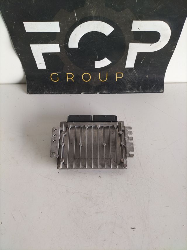 Centralita motor Renault  Referencia Siemens : S110030104 Referencia original : 7700114022 / 7700110471
