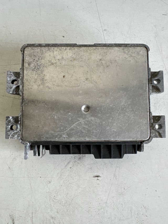 Centralita motor uce Magneti Marelli renault twingo Referencia original : IAW6R30 / 7700860324 / 7700874631