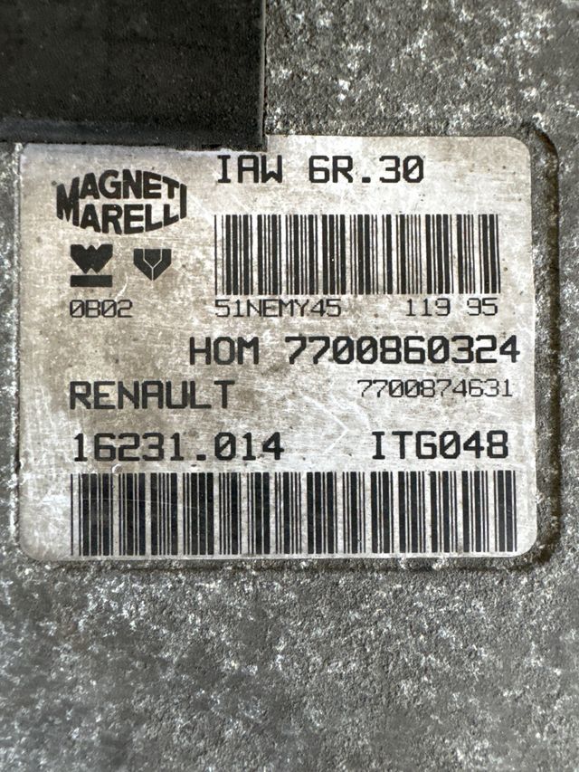 Centralita motor uce Magneti Marelli renault twingo Referencia original : IAW6R30 / 7700860324 / 7700874631