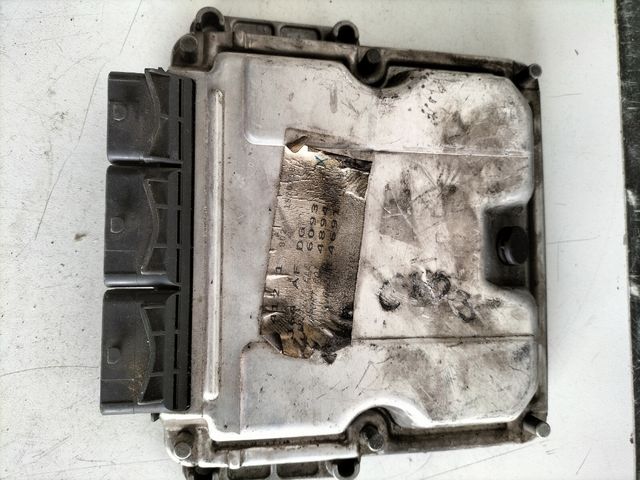 Centralita motor Renault Referencia Bosch :0281001934 Referencia Renault : 8200039569 / 820007093