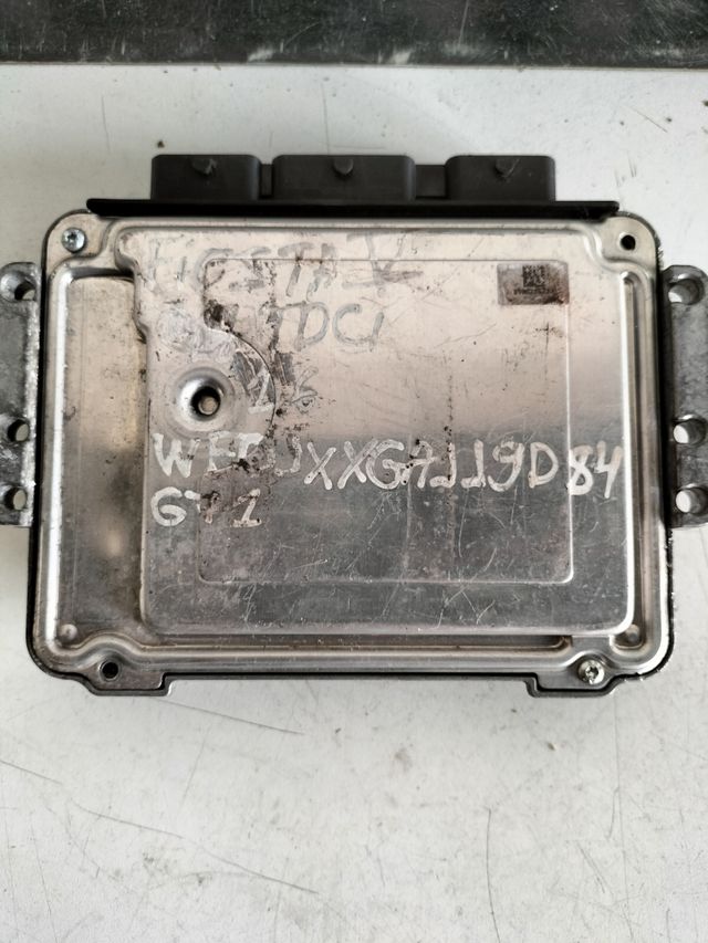 Centralita motor Ford Fiesta V 1.6 Hdi Referencia Bosch : 0281015428 9V21-12A650-AC