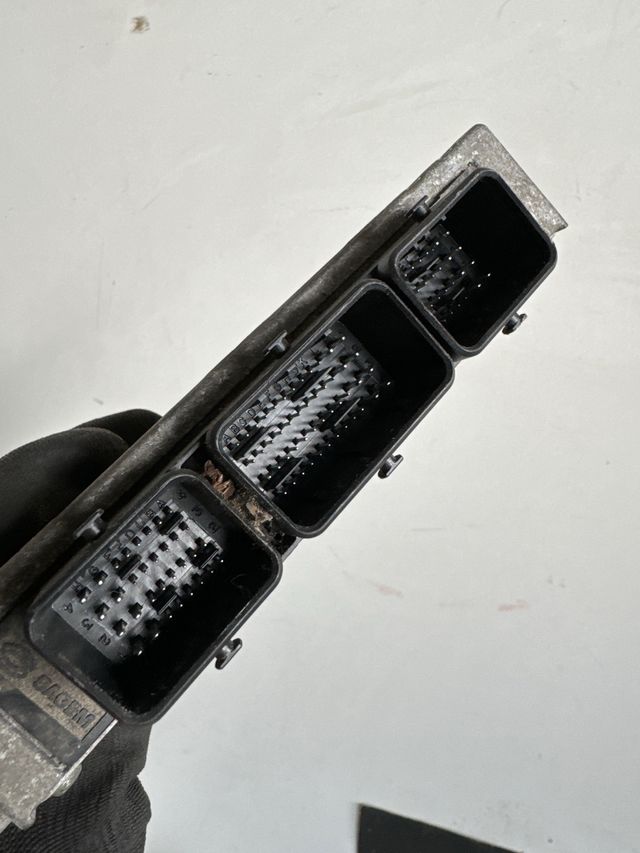 Centralita motor uce sagem peugeot citroen Referencia original : 9656297980 / 9649433980