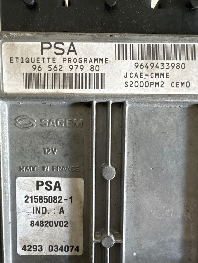 Centralita motor uce sagem peugeot citroen Referencia original : 9656297980 / 9649433980