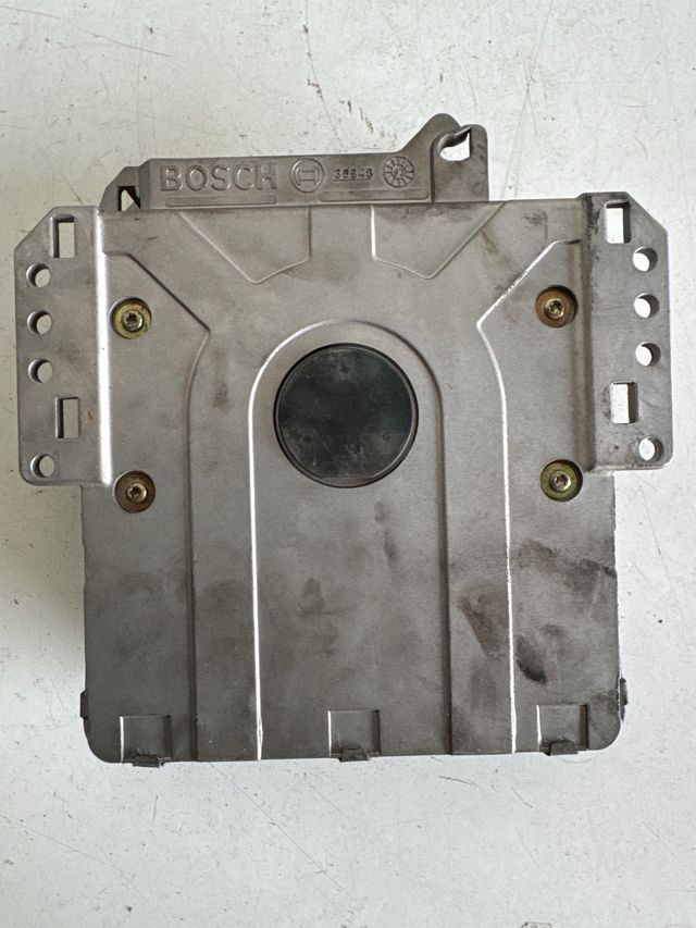 Centralita motor uce Peugeot Citroen bosch Referencia Bosch : 0261200665 Referencia original : 9615046180