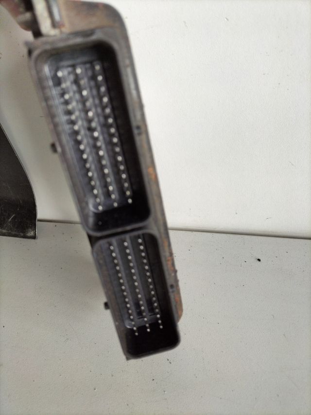 Centralita motor Renault Referencia oriinal : 8200078499 - 8200029658 Referencia Siemens : S110110206A Sirius 32 N