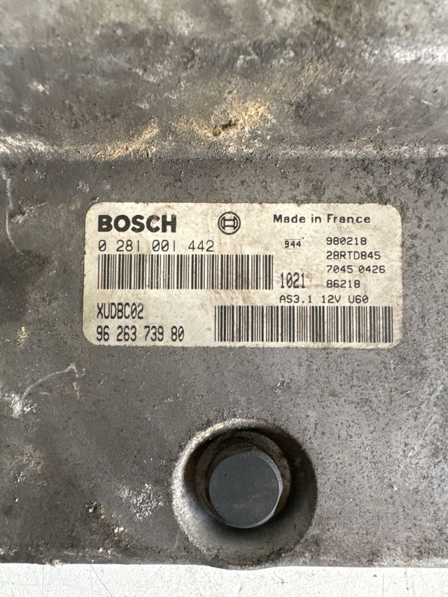 Centralita motor uce Peugeot 806 /Citroen evasion bosch Referencia Bosch : 0281001442 Referencia original : 9626373980