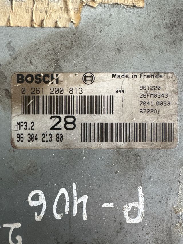 Centralita motor uce Peugeot Citroen bosch Referencia Bosch : 0261200813 Referencia original : 9630421380