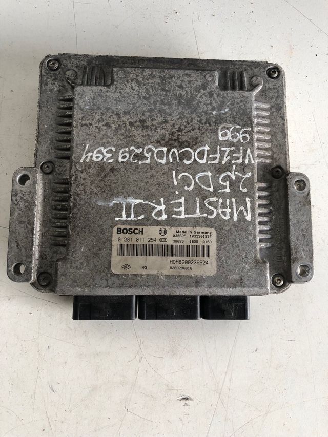Centralita motor Renault Master 2.5 DCI Referencia Bosch : 0281011254 Referencia original : 8200236624 / 8200236618