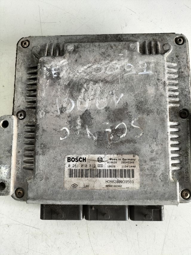Centralita motor Renault Referencia Bosch : 0281010819 Referencia original : 8200039569 - 8200166362